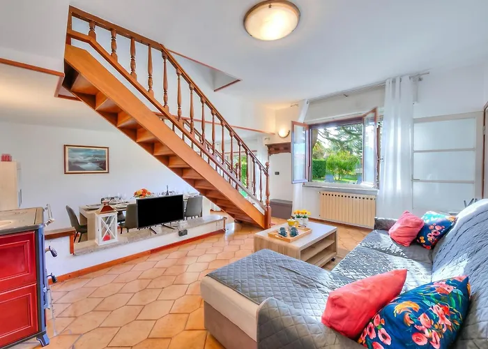 Cedar House Villa in Angera - Garden& BBQ - Happy Rentals